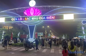 Lễ hội du lịch Cửa Lò năm 2023 có chủ đề "Cửa Lò - Sắc màu của biển". Ảnh: Văn Dũng